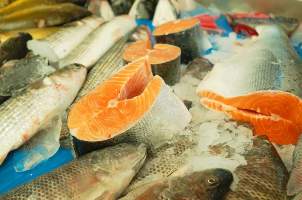 販売のための新鮮な魚 — ストック写真