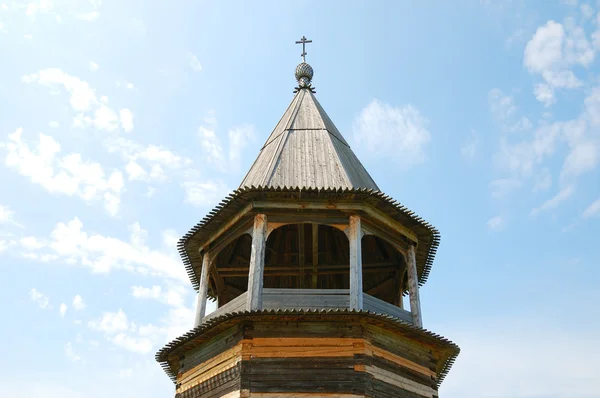 Dach der alten Holzkirche — Stockfoto