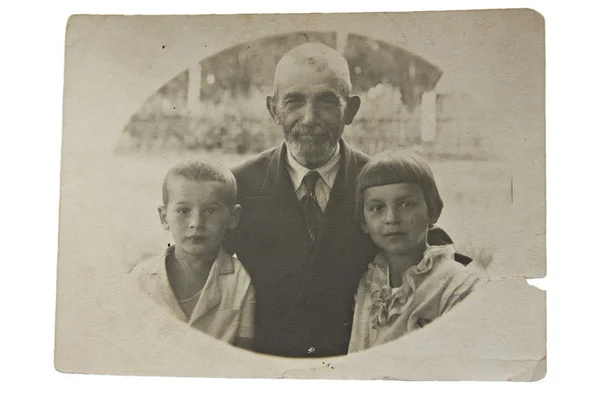 Grand-père et ses petits-enfants — Photo