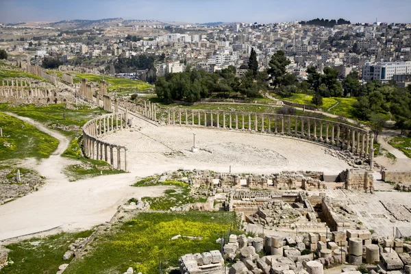Forum en colonnade straat in jerash, jordan — Stockfoto