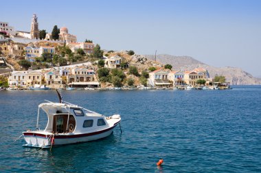 symi Adası'nda küçük yat