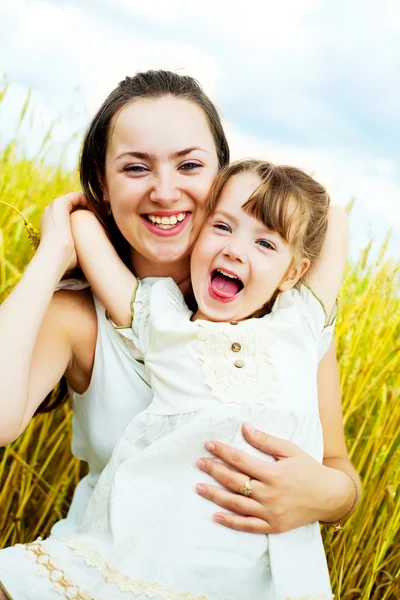 행복 한 어머니와 딸 — 스톡 사진