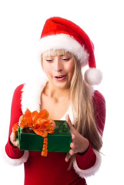 Ευτυχώς έκπληξη κορίτσι με ένα χριστουγεννιάτικο δώρο — Φωτογραφία Αρχείου
