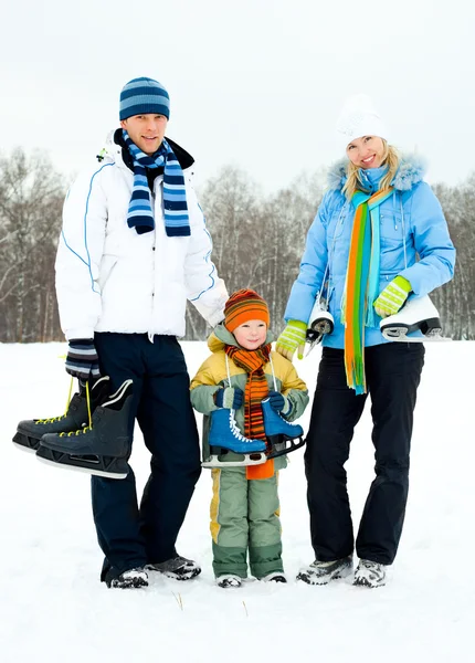 Pattinaggio su ghiaccio in famiglia — Foto Stock