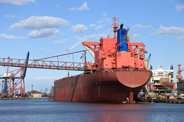 Large vessel in shipyard — Stock Photo, Image