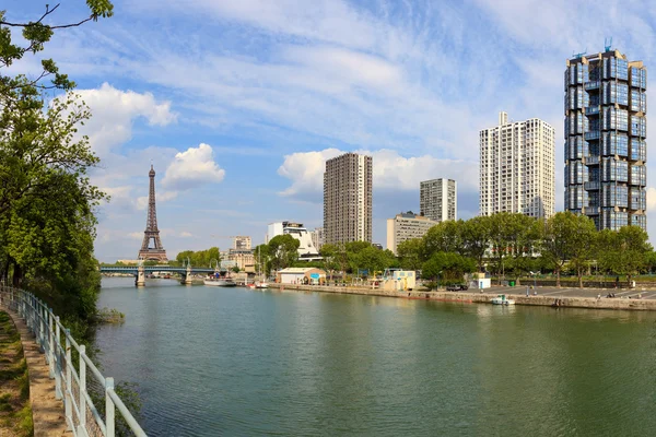 Wieżowce w Paryżu — Zdjęcie stockowe