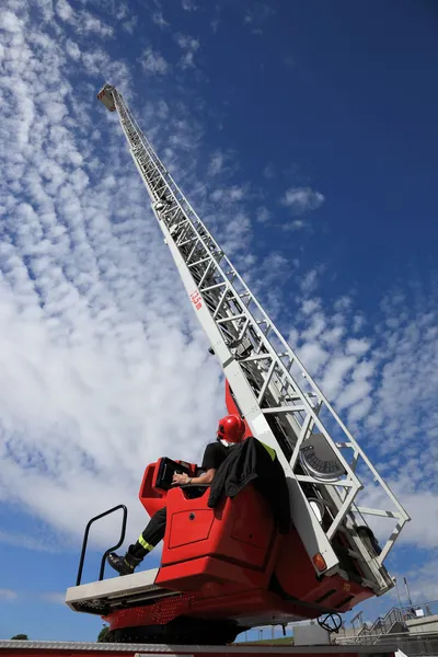 Лестница пожарной машины — стоковое фото