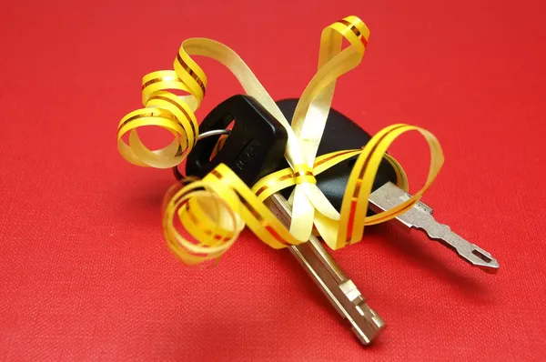 Auto sleutels geschenk — Stockfoto