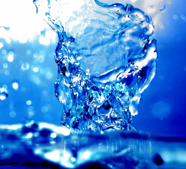 Wasser erfrischend — Stockfoto
