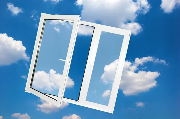 Okno na modré obloze — Stock fotografie