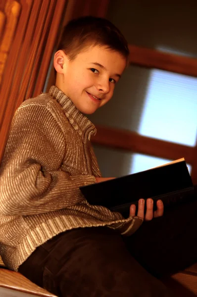 Portretul unui băiat tânăr — Fotografie, imagine de stoc