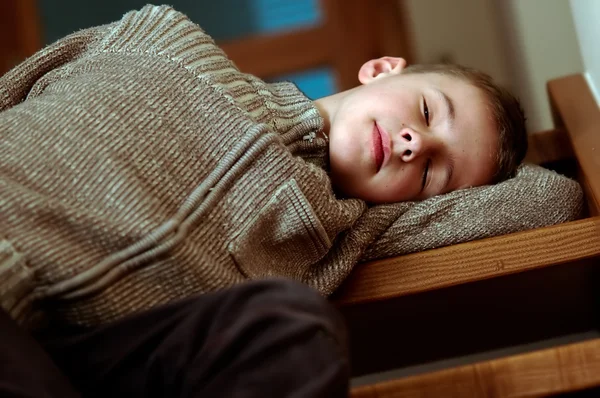 Sömnig pojke — Stockfoto