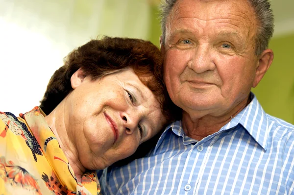 Felice sorrise coppia anziana — Foto Stock