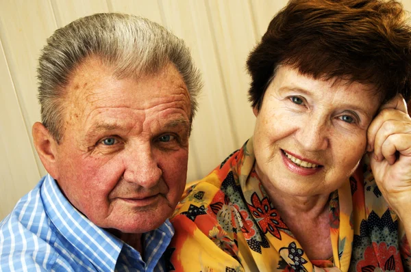 Felice sorrise coppia anziana — Foto Stock