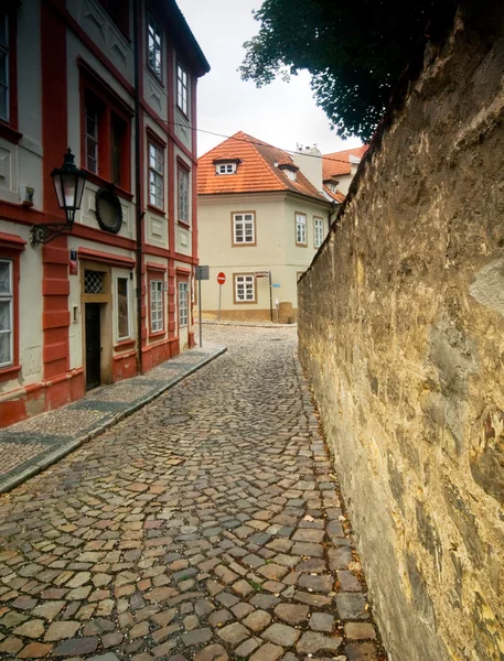 Praga. stary, urokliwej ulicy — Zdjęcie stockowe