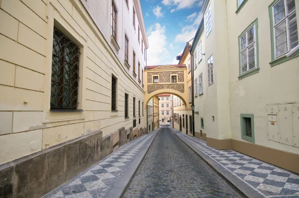 Praga. Vecchia architettura, strada affascinante — Foto Stock