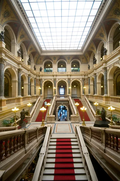 Национальный музей в Праге — стоковое фото