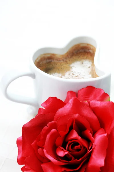 Koffie en rose — Stockfoto