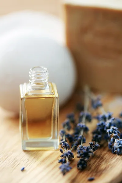 Ulei de aromaterapie de lavandă — Fotografie, imagine de stoc