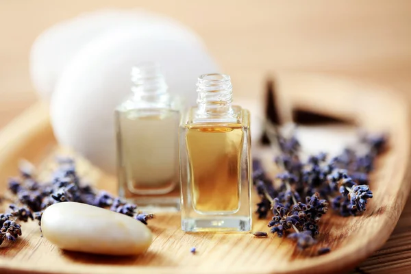 Óleo de aromaterapia de lavanda — Fotografia de Stock