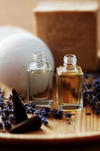 Óleo de aromaterapia de lavanda — Fotografia de Stock