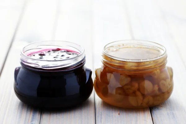 Gooseberry and black currant jam — Stock Photo, Image