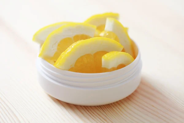 Lemon face cream — Stock Photo, Image