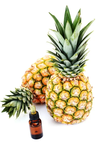 Ananas eterisk olja — Stockfoto
