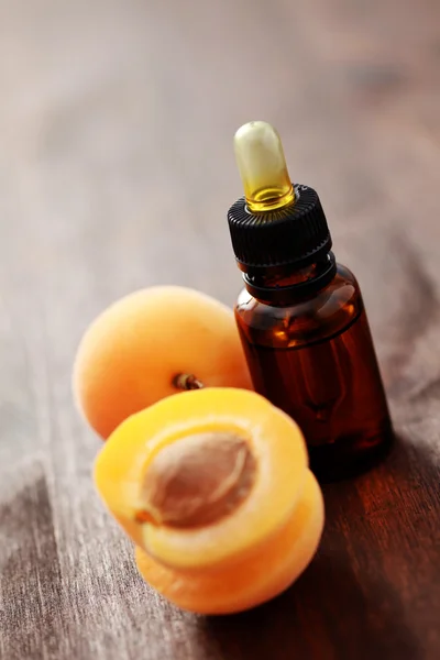 Meruňkový olej esenciální — Stock fotografie