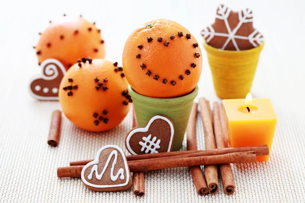 Portakal ve gingerbreads — Stok fotoğraf