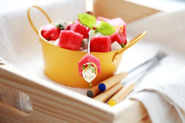 Vattenmelon och fetaost sallad — Stockfoto