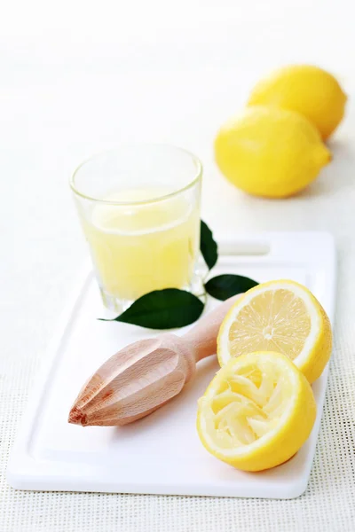 Сік свіжого лимона — стокове фото