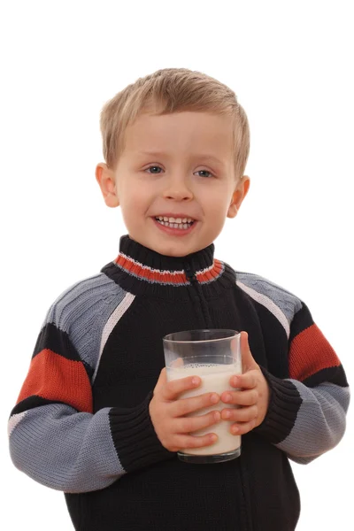 Menino beber leite — Fotografia de Stock