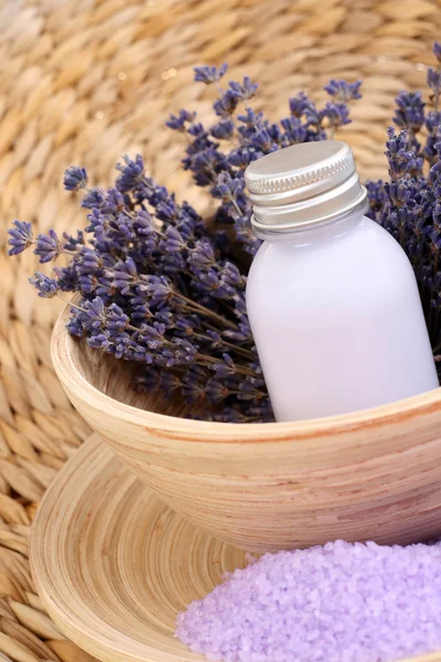 Aromatische lavendel bad — Stockfoto