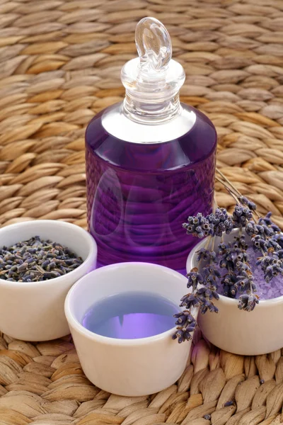 Aromatische lavendel bad — Stockfoto