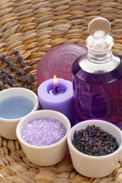 Aromatyczne lavender kąpieli — Zdjęcie stockowe