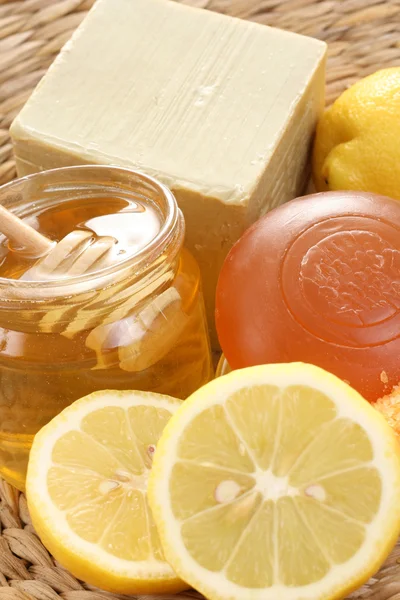 Honig und Zitronenbad — Stockfoto