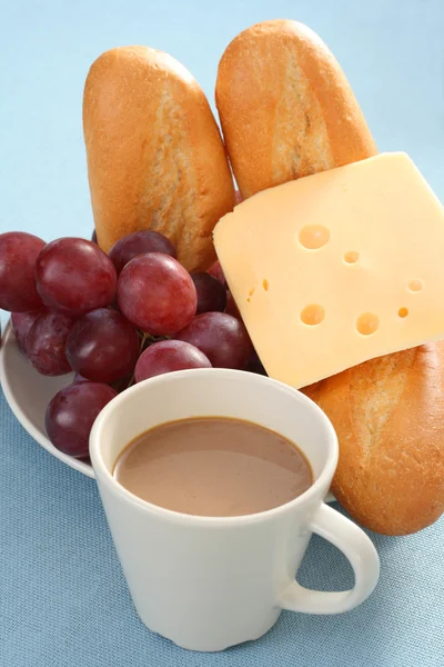 Bagel and cheese — Stock Photo, Image