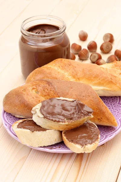 Bagel with chocolate — Stock Photo, Image