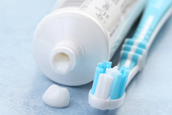 歯磨き粉、歯ブラシ — ストック写真