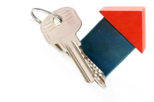 Дом и ключи — стоковое фото