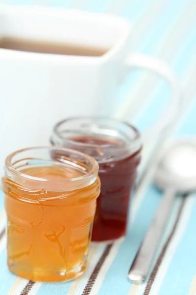 Cup of tea with confiture — Stock Photo, Image