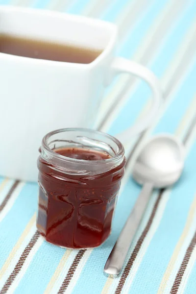 Tasse de thé avec confiture — Photo