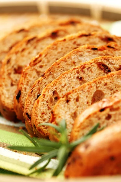 Brot mit trockenen Tomaten — Stockfoto