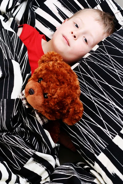 Yaşında Erkek Yatakta Uyku Süresi — Stok fotoğraf