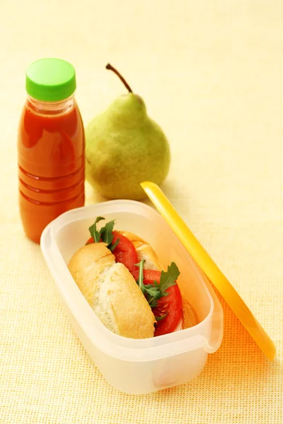 Обідня Коробка Смачною Булочкою Їжа Напої — стокове фото