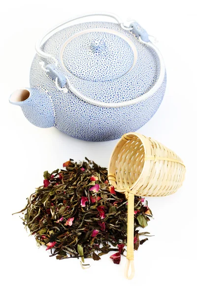 Kupie Biała Herbata Płatkami Róż Białym Czas Herbatę — Zdjęcie stockowe