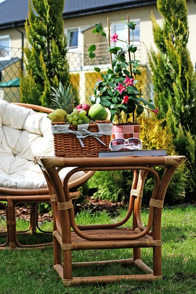 Relax in garden — Stock Photo, Image