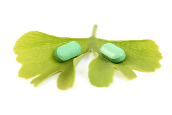 Close Ups Pílulas Folhas Ginko Medicina Alternativa — Fotografia de Stock