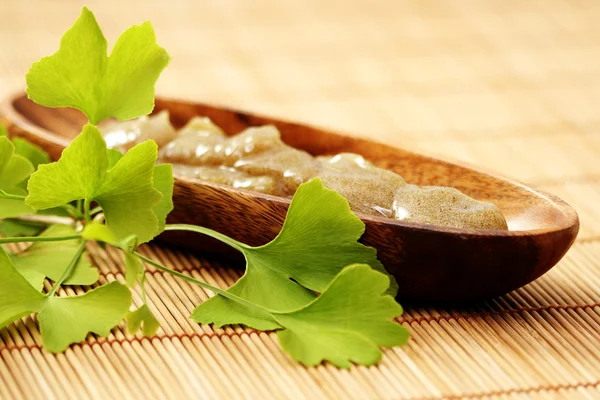 Bowl Body Scrub Ginko Leaves Beauty Treatment — Stock Photo, Image